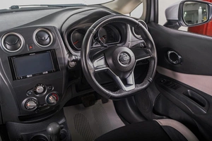 Хетчбэк Nissan Note 2017 года, 929000 рублей, Томск