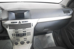 Хетчбэк Opel Astra 2007 года, 399000 рублей, Кемерово
