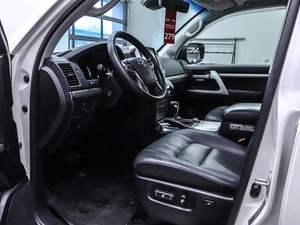 Внедорожник Toyota Land Cruiser 2019 года, 8000000 рублей, Красноярск