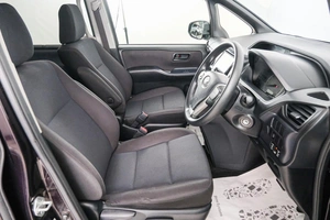Минивэн Toyota Noah 2015 года, 1699000 рублей, Красноярск