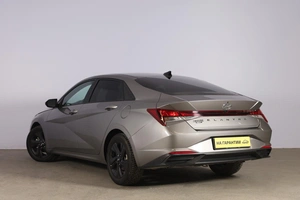 Седан Hyundai Elantra 2021 года, 1909000 рублей, Новосибирск