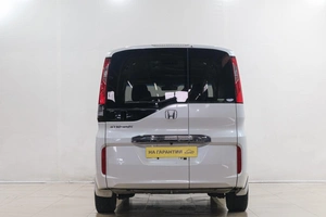 Минивэн Honda Stepwgn 2019 года, 2019000 рублей, Новокузнецк
