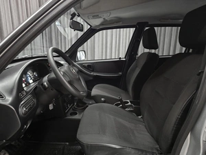 Внедорожник Chevrolet Niva 2017 года, 760000 рублей, Красноярск