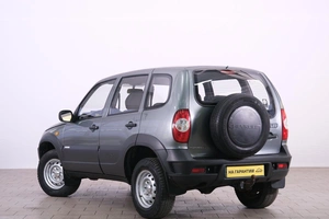 Внедорожник Chevrolet Niva 2010 года, 639000 рублей, Омск