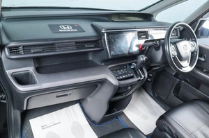 Минивэн Honda Stepwgn Spada 2016 года, 1489000 рублей, Челябинск