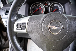 Универсал Opel Astra 2010 года, 649000 рублей, Пермь