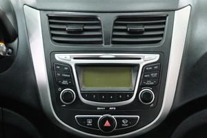 Седан Hyundai Solaris 2013 года, 839000 рублей, Омск