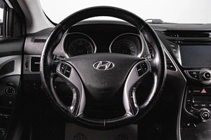 Седан Hyundai Elantra 2015 года, 1269000 рублей, Сургут