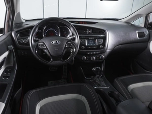 Хетчбэк Kia Ceed 2014 года, 1300000 рублей, Ростов-на-Дону