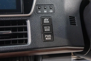 Минивэн Toyota Esquire 2017 года, 2389000 рублей, Барнаул