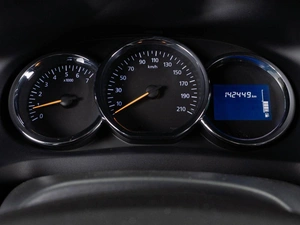 Хетчбэк Renault Sandero 2017 года, 689000 рублей, Тюмень