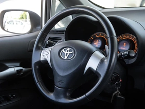 Хетчбэк Toyota Auris 2008 года, 899000 рублей, Волгоград