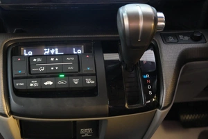 Минивэн Honda Stepwgn 2015 года, 1899000 рублей, Омск