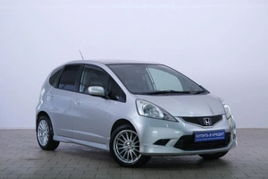 Хетчбэк Honda Fit 2009 года, 749000 рублей, Омск