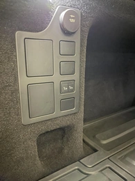 Внедорожник Land Rover Discovery 2017 года, 3900000 рублей, Красноярск