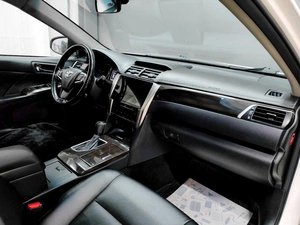 Седан Toyota Camry 2017 года, 1599000 рублей, Красноярск