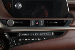 Седан Lexus ES 2019 года, 3699000 рублей, Тюмень