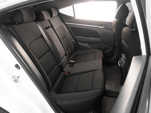 Седан Hyundai Elantra 2019 года, 1649000 рублей, Тюмень