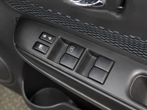 Хетчбэк Nissan Note 2016 года, 1080000 рублей, Омск