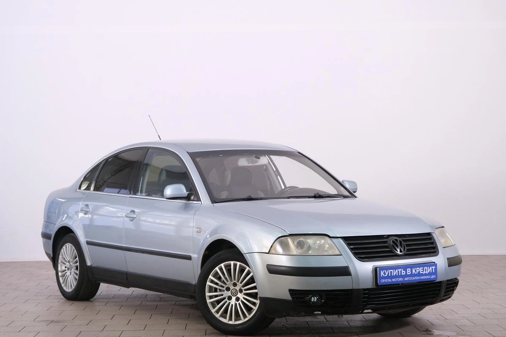 Седан Volkswagen Passat 2002 года, 429000 рублей, Омск