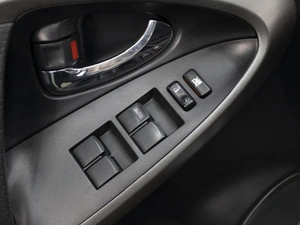 Внедорожник Toyota RAV4 2010 года, 1411000 рублей, Омск