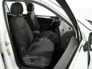 Внедорожник Volkswagen Tiguan 2017 года, 2249999 рублей, Москва