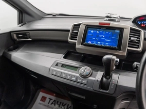 Минивэн Honda Freed 2011 года, 1070000 рублей, Красноярск