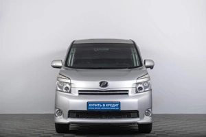 Минивэн Toyota Voxy 2008 года, 1329000 рублей, Томск