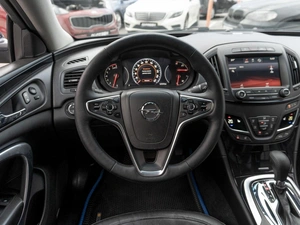 Седан Opel Insignia 2014 года, 949000 рублей, Саратов