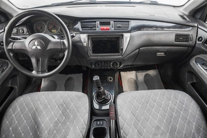 Седан Mitsubishi Lancer 2004 года, 299000 рублей, Барнаул