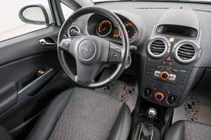 Хетчбэк Opel Corsa 2011 года, 719000 рублей, Красноярск
