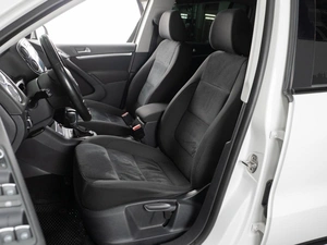 Внедорожник Volkswagen Tiguan 2012 года, 1679000 рублей, Тюмень