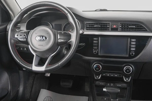 Хетчбэк Kia Rio X-Line 2018 года, 1569000 рублей, Кемерово