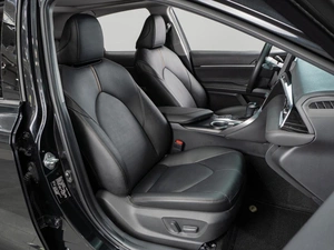 Седан Toyota Camry 2023 года, 3729000 рублей, Тюмень