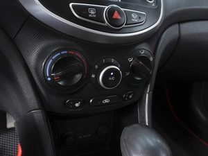 Седан Hyundai Solaris 2011 года, 970000 рублей, Ростов-на-Дону