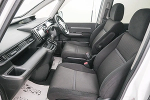 Минивэн Honda Stepwgn Spada 2015 года, 2049000 рублей, Красноярск