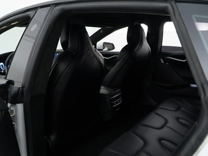 Лифтбек Tesla Model S 2017 года, 2951444 рублей, Москва