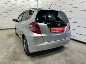 Хетчбэк Honda Fit 2009 года, 529000 рублей, Красноярск