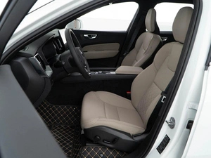 Внедорожник Volvo XC60 2025 года, 6198999 рублей, Москва