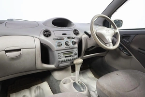 Седан Toyota Platz 2002 года, 349000 рублей, Новосибирск