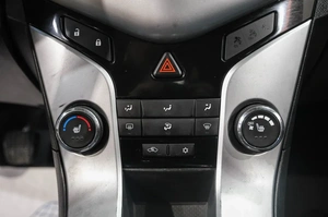 Хетчбэк Chevrolet Cruze 2012 года, 659000 рублей, Новокузнецк