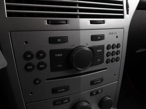 Хетчбэк Opel Astra 2013 года, 699000 рублей, Воронеж