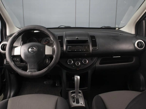 Хетчбэк Nissan Note 2013 года, 840000 рублей, Омск