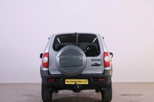 Внедорожник Chevrolet Niva 2014 года, 619000 рублей, Омск