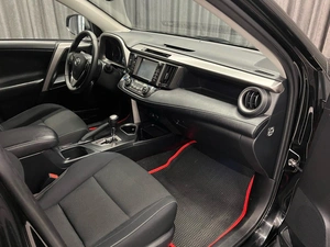 Внедорожник Toyota RAV4 2017 года, 2299000 рублей, Красноярск