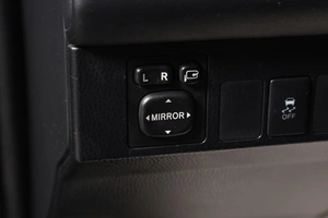 Внедорожник Toyota RAV4 2014 года, 2099000 рублей, Новосибирск