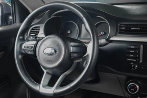 Седан Kia Rio 2019 года, 1479000 рублей, Тюмень