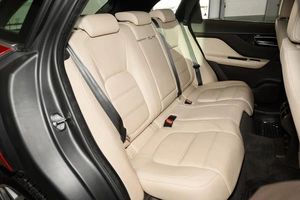 Внедорожник Jaguar F-Pace 2019 года, 3189000 рублей, Ульяновск