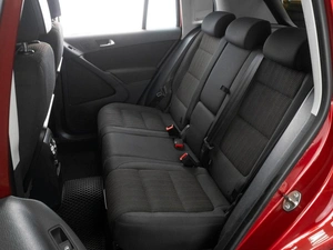 Внедорожник Volkswagen Tiguan 2012 года, 1429000 рублей, Тюмень