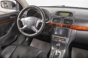 Седан Toyota Avensis 2004 года, 839000 рублей, Томск